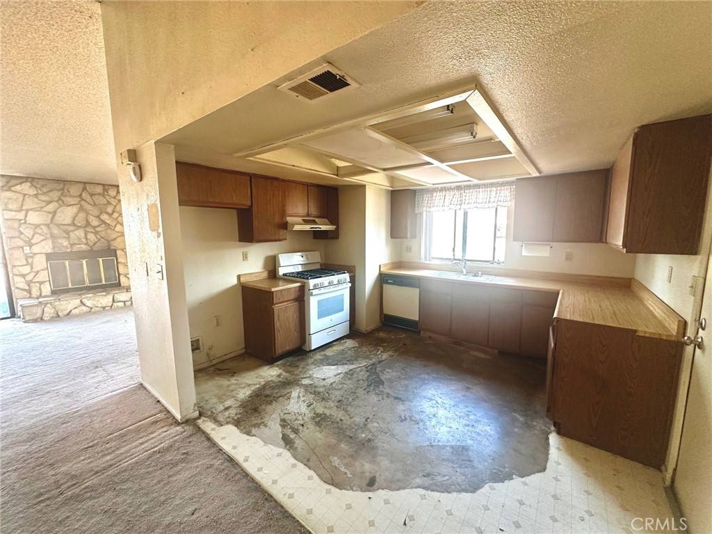 Tehachapi, CA 93561,30001 Caddy LN