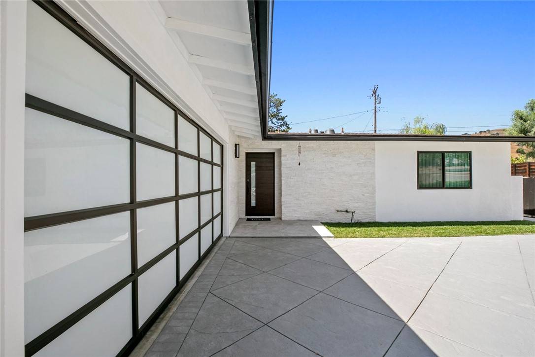 Calabasas, CA 91302,26144 Kenrose CIR