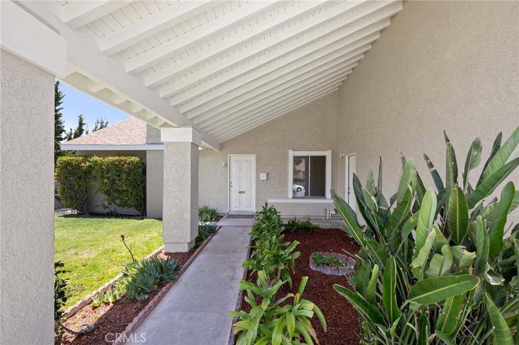 Canyon Country, CA 91387,29801 Grandifloras RD