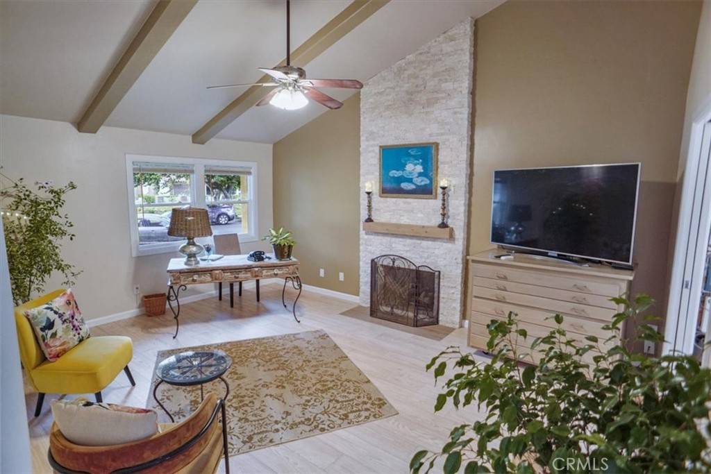 Chatsworth, CA 91311,10624 Nevada AVE