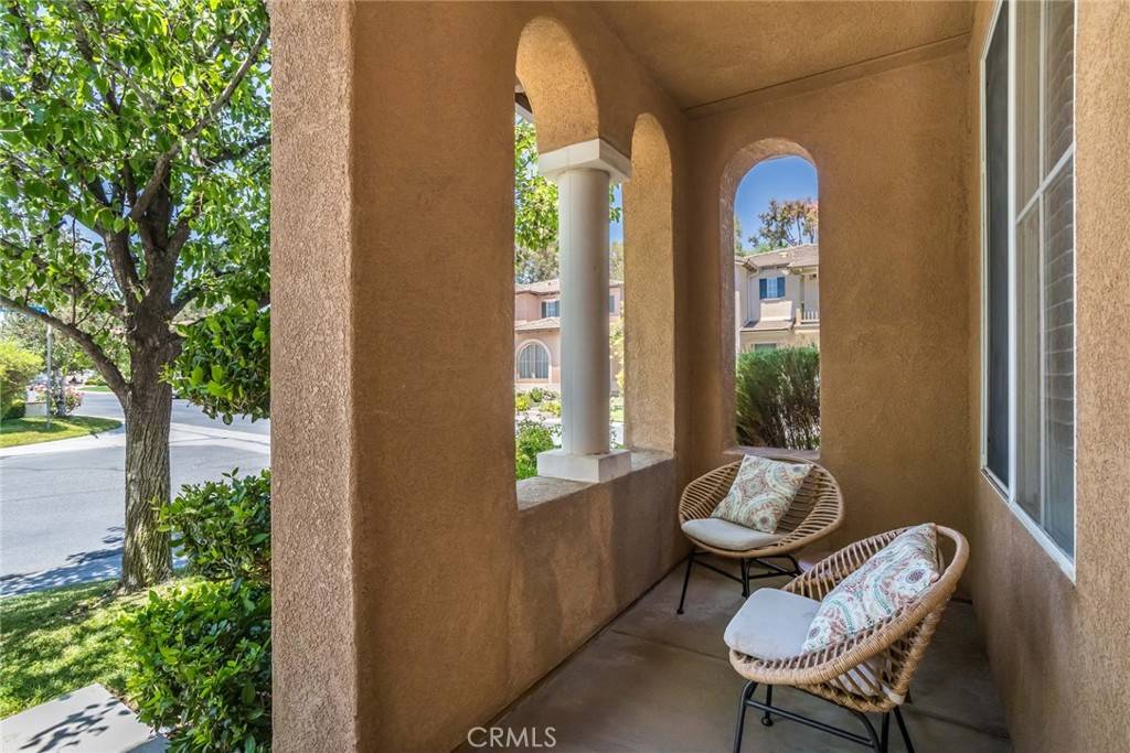 Valencia, CA 91354,27960 Agapanthus LN