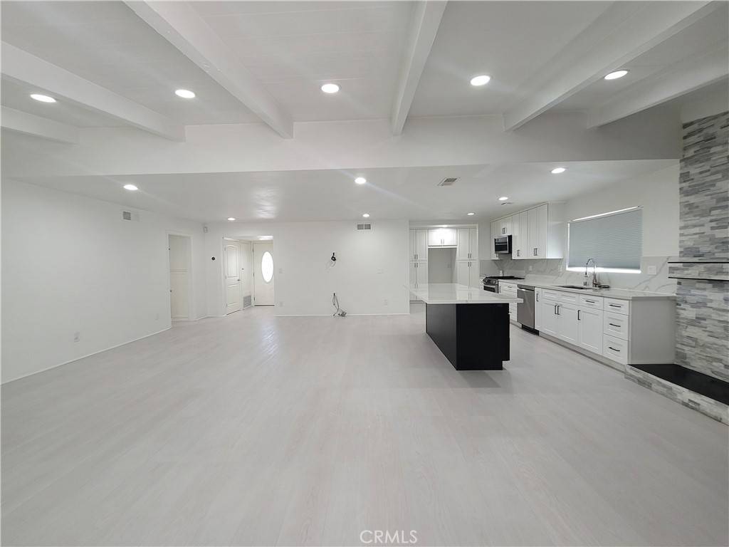 Sylmar, CA 91342,14935 Nora PL