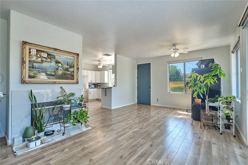 Saugus, CA 91350,25401 Holly Beach DR