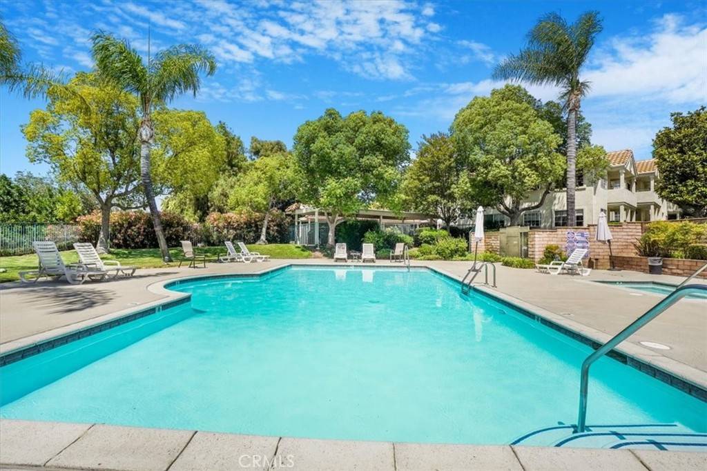 Calabasas, CA 91302,4201 Las Virgenes RD #220