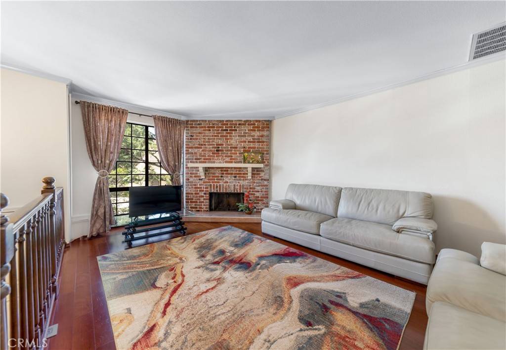 Tarzana, CA 91356,18100 Burbank BLVD #11