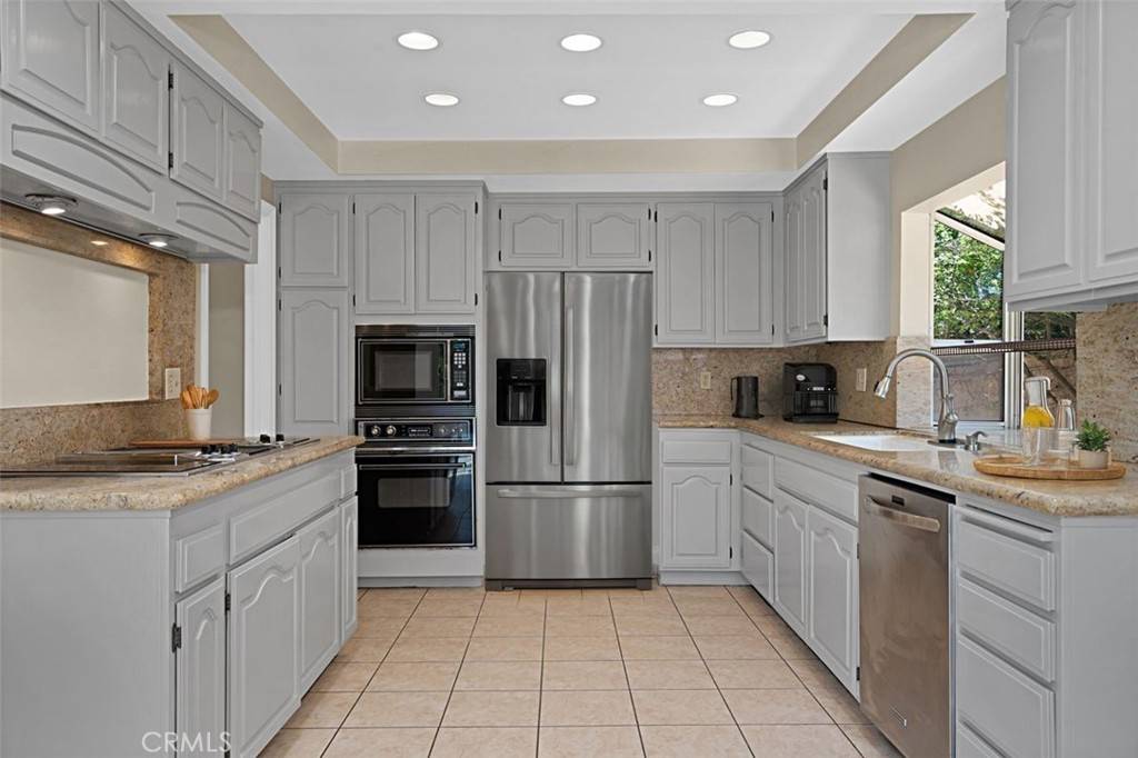 Thousand Oaks, CA 91362,3386 Montagne WAY