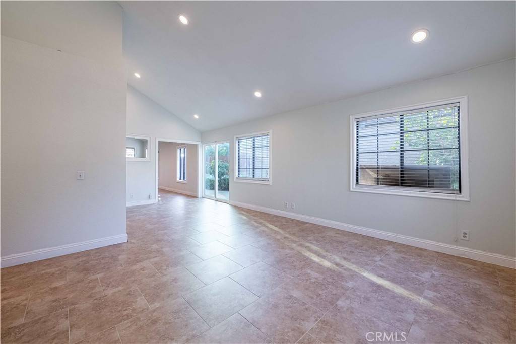 Simi Valley, CA 93063,2383 Hampton AVE