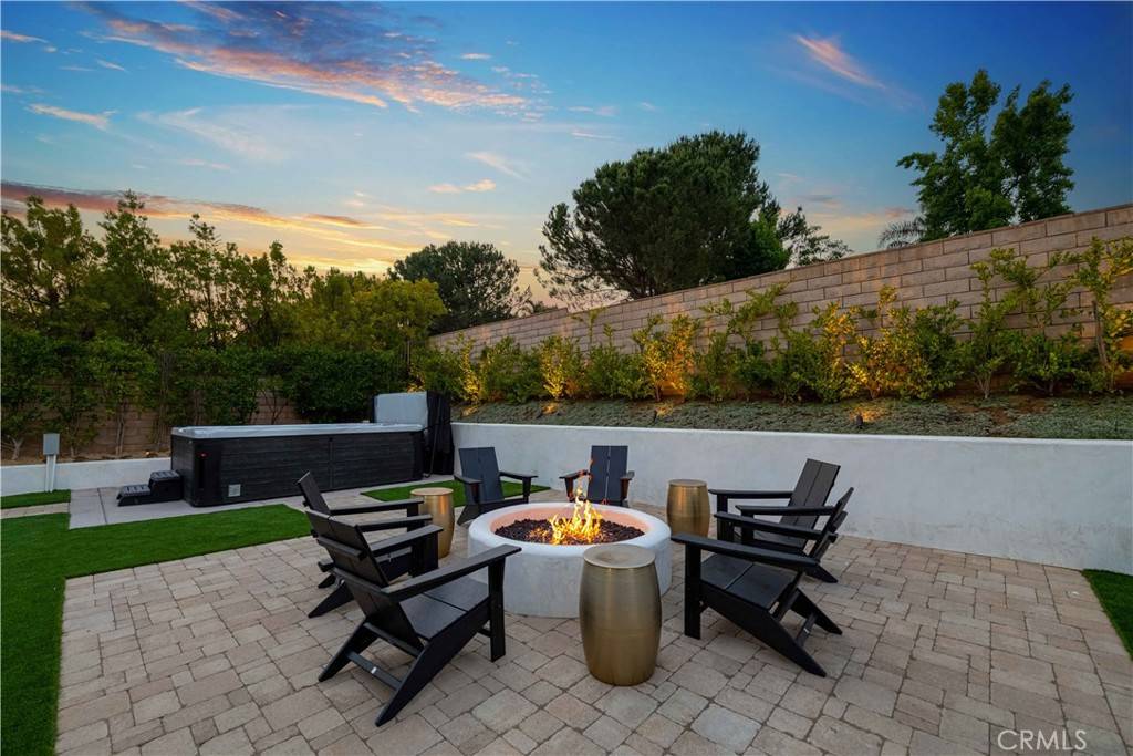 Simi Valley, CA 93065,231 Knoll Ridge RD