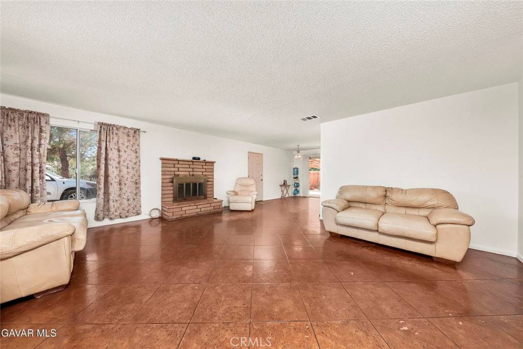 Lancaster, CA 93535,16173 Newmont AVE