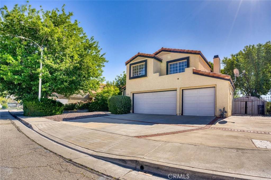 Lancaster, CA 93536,43954 Blue Sky CT