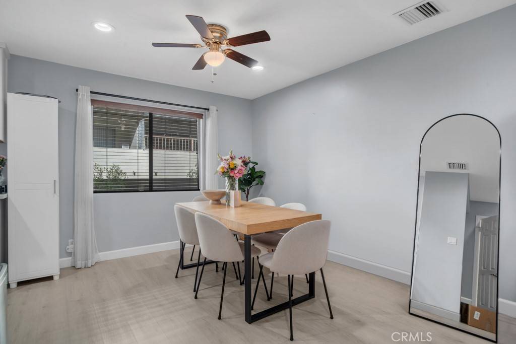 Sherman Oaks, CA 91423,14319 Addison ST #4