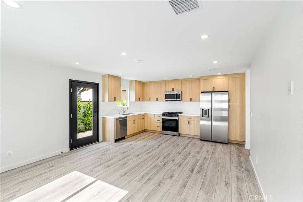 North Hollywood, CA 91601,5751 Ensign AVE