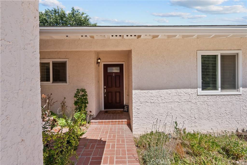 Saugus, CA 91350,27124 Cabrera AVE