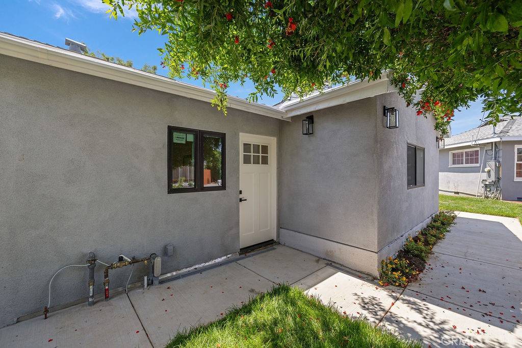 Granada Hills, CA 91344,11010 Montgomery AVE