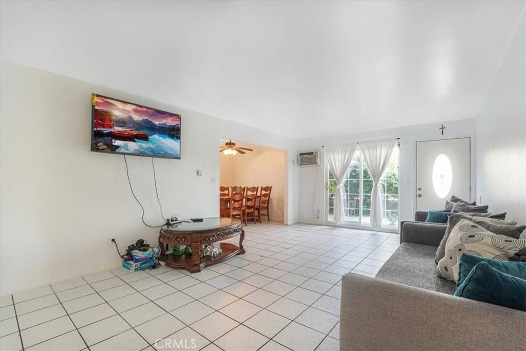 North Hollywood, CA 91605,6904 Radford AVE #1