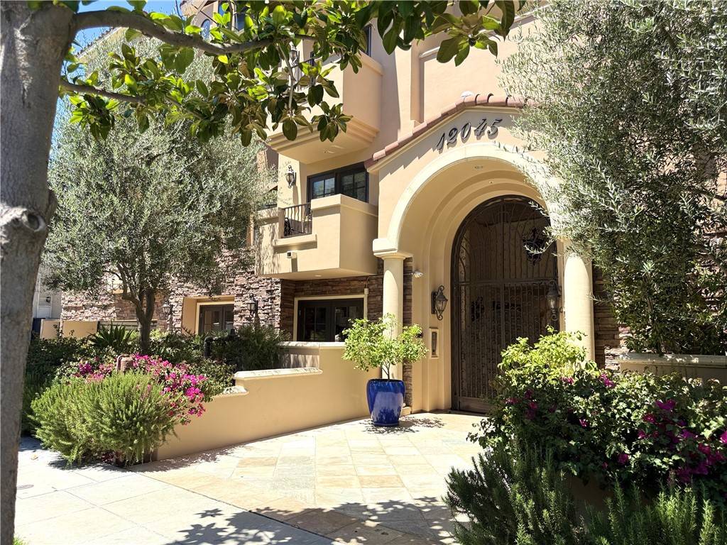 Studio City, CA 91604,12045 Hoffman ST #405