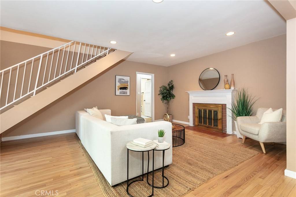 Glendale, CA 91206,420 Canyon DR