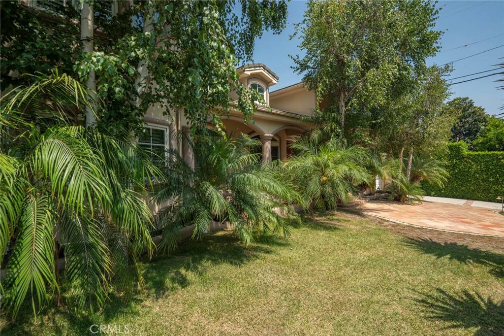 Sherman Oaks, CA 91423,4063 Benedict Canyon DR