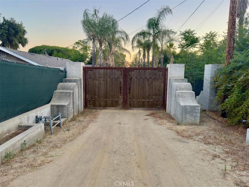 Sylmar, CA 91342,13573 Gladstone AVE