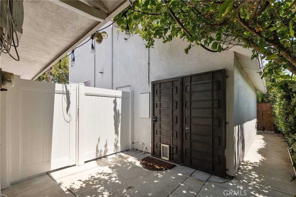 Panorama City, CA 91402,8016 Crosnoe AVE
