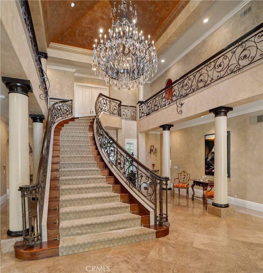 Los Angeles, CA 90077,2323 Worthing LN