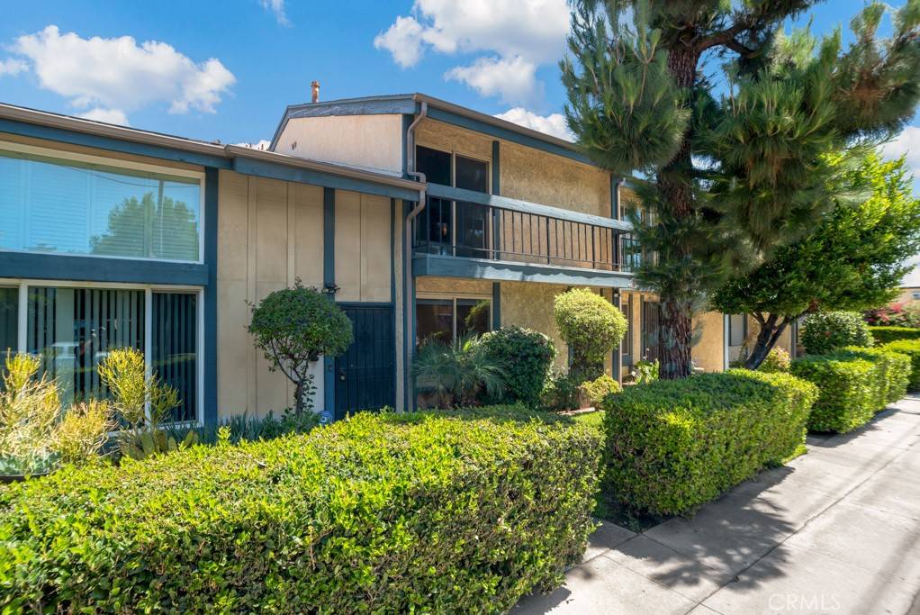 Van Nuys, CA 91406,16723 Vanowen ST