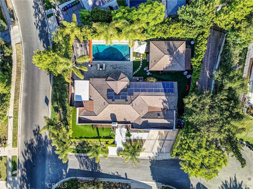 Encino, CA 91436,4060 Harclare LN