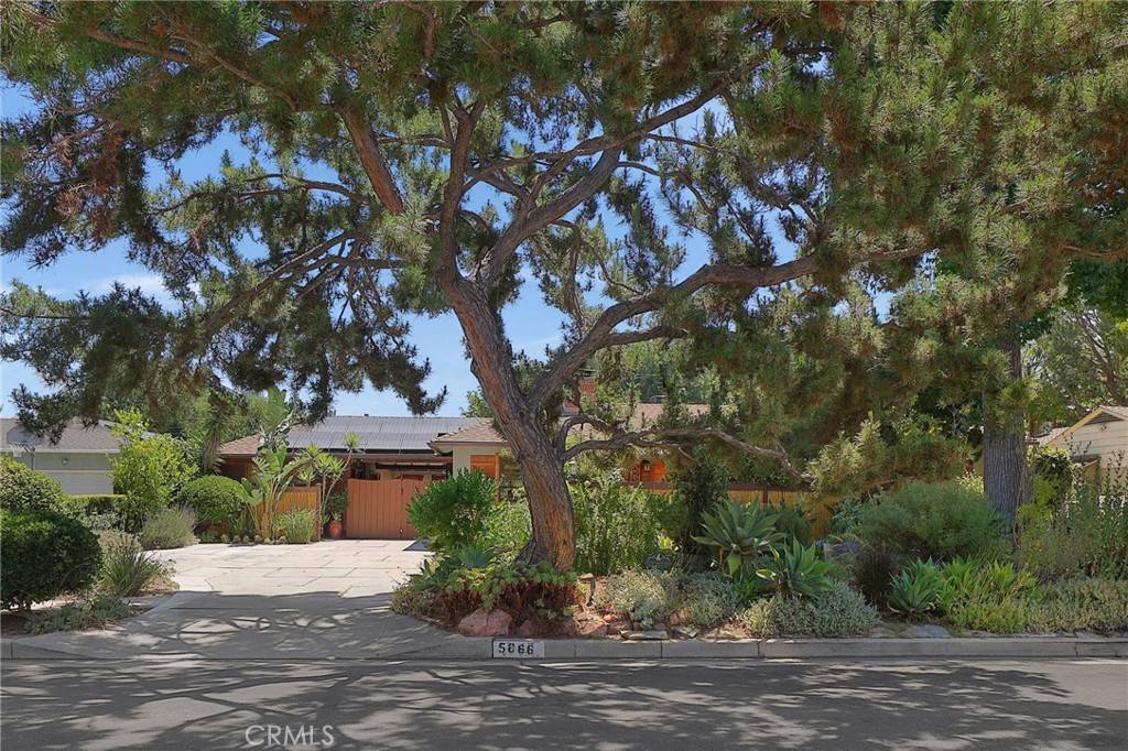 Valley Glen, CA 91401,5866 Varna AVE