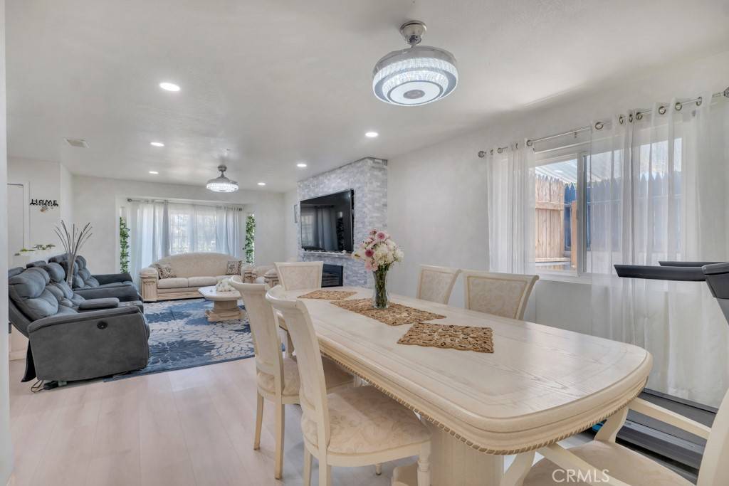 Reseda, CA 91335,7701 Baird AVE