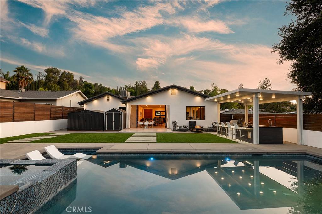 Woodland Hills, CA 91364,21641 Mulholland DR