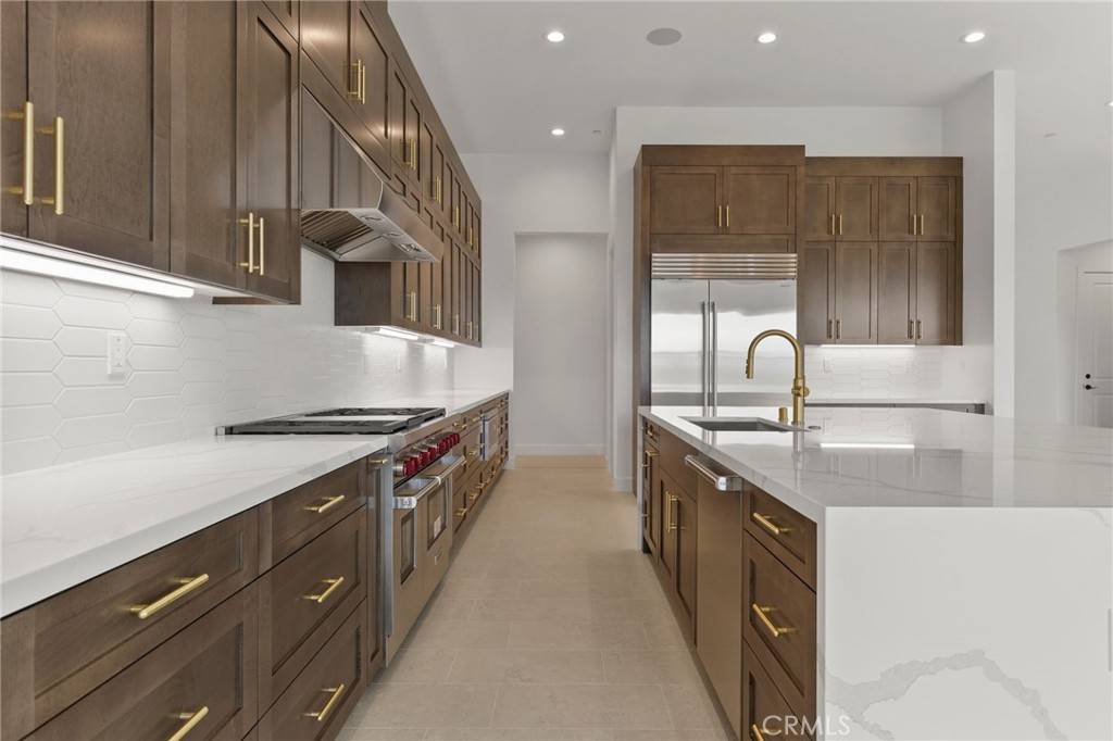 Valencia, CA 91354,30035 N Avenida Sierra Madre