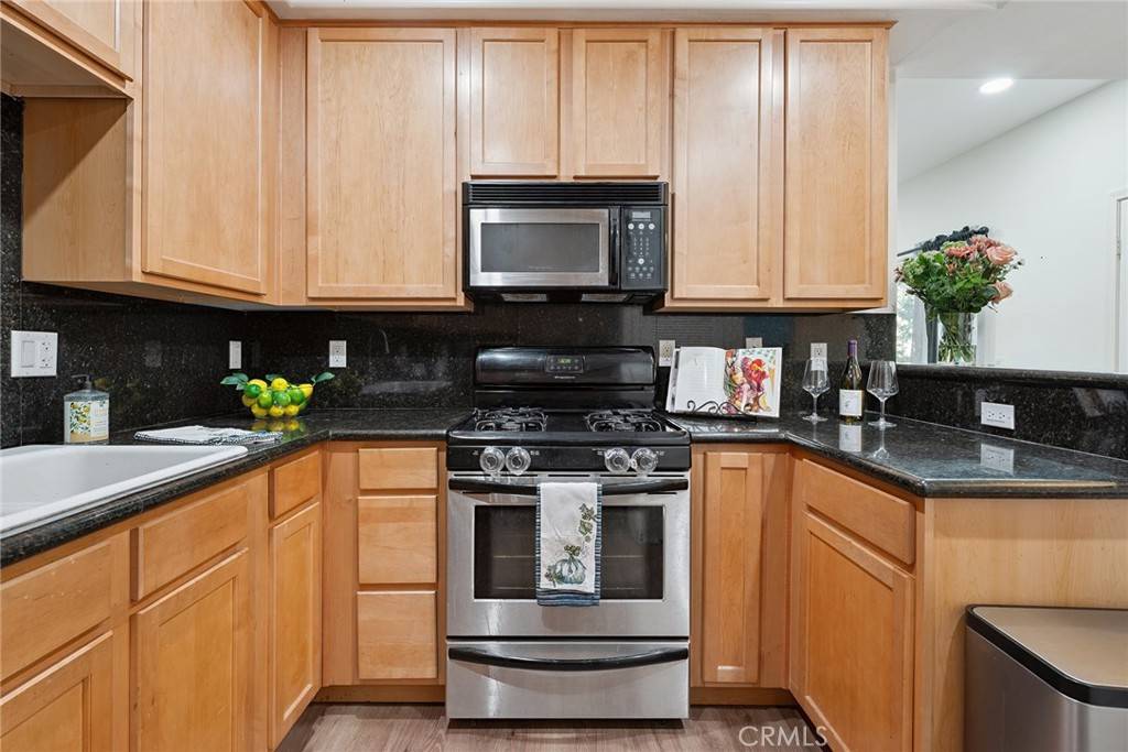Northridge, CA 91325,9610 Zelzah AVE #105