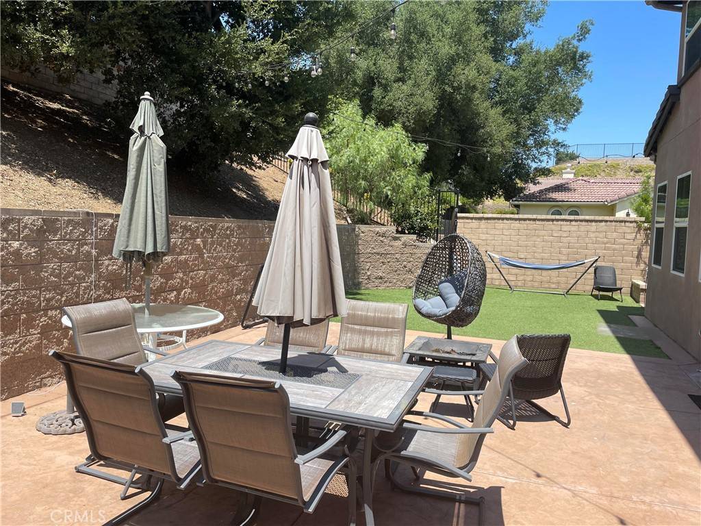 Thousand Oaks, CA 91320,1563 Silver Shadow DR