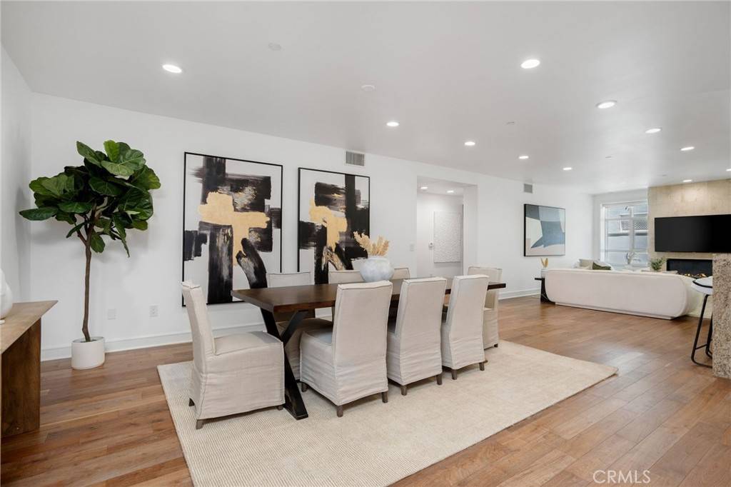 Beverly Hills, CA 90210,447 N Doheny DR #104