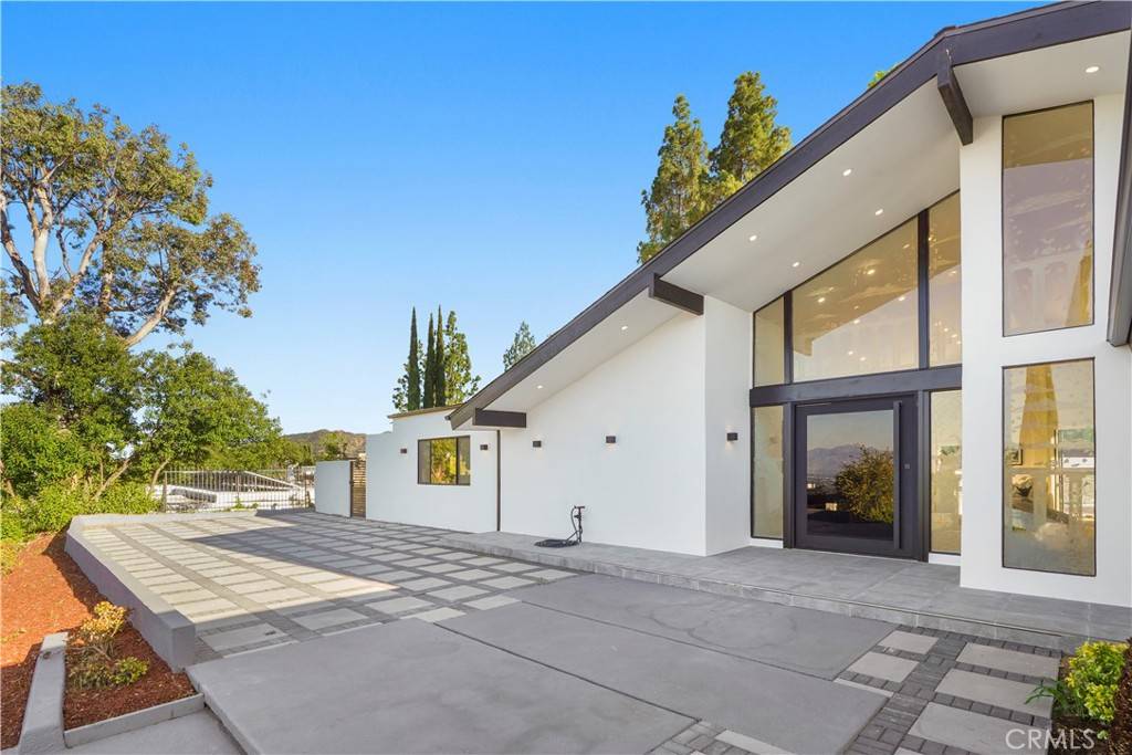 Encino, CA 91316,4230 Alonzo AVE