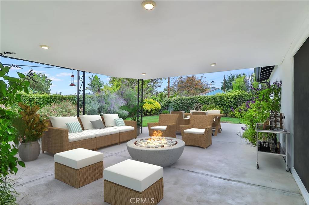 Thousand Oaks, CA 91360,8 W Janss RD