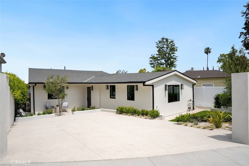 Sherman Oaks, CA 91423,13817 Valley Vista Blvd