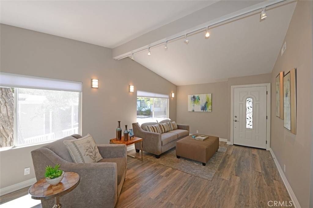 Westlake Village, CA 91361,84 Sherwood DR