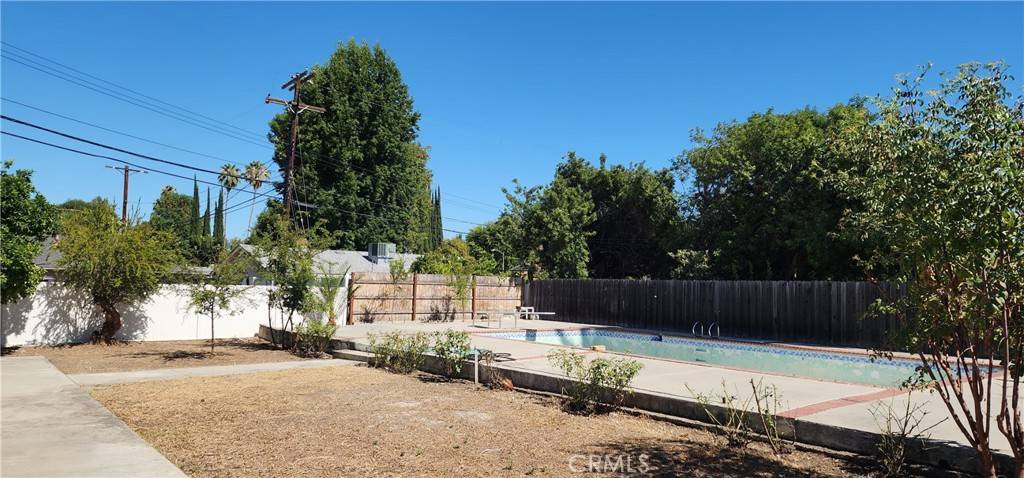 Woodland Hills, CA 91303,22348 Kittridge ST