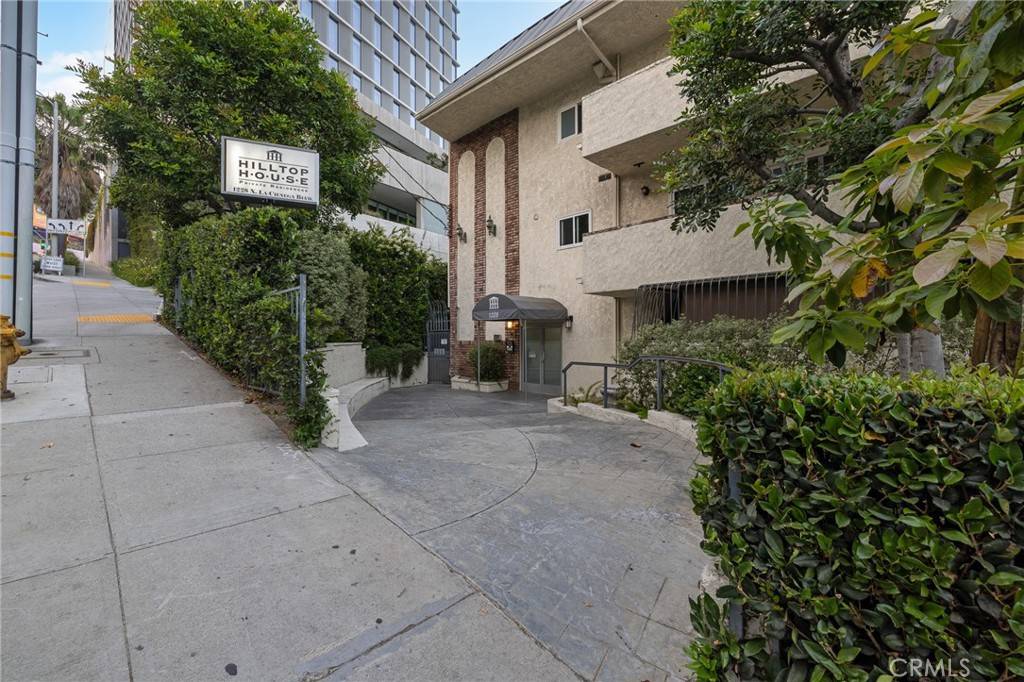 West Hollywood, CA 90069,1228 N La Cienega BLVD #105