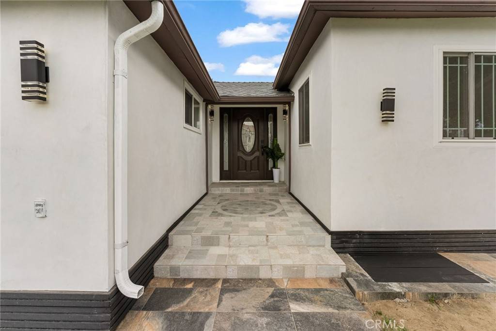 Downey, CA 90240,9246 Manzanar AVE