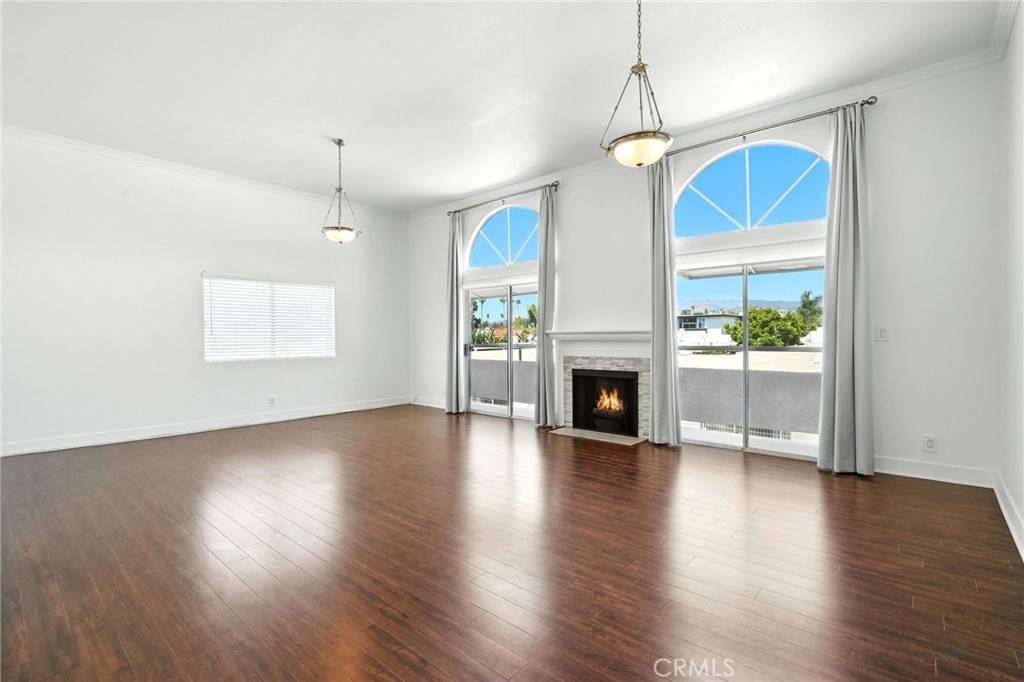 Los Angeles, CA 90049,12001 Goshen AVE #303