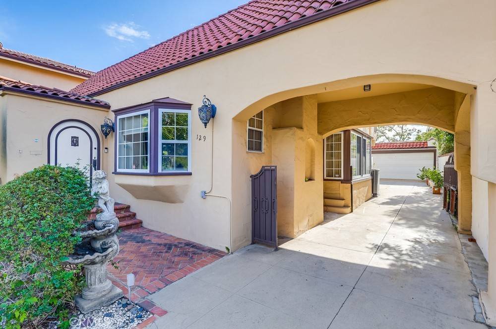 Beverly Hills, CA 90211,129 S Swall DR