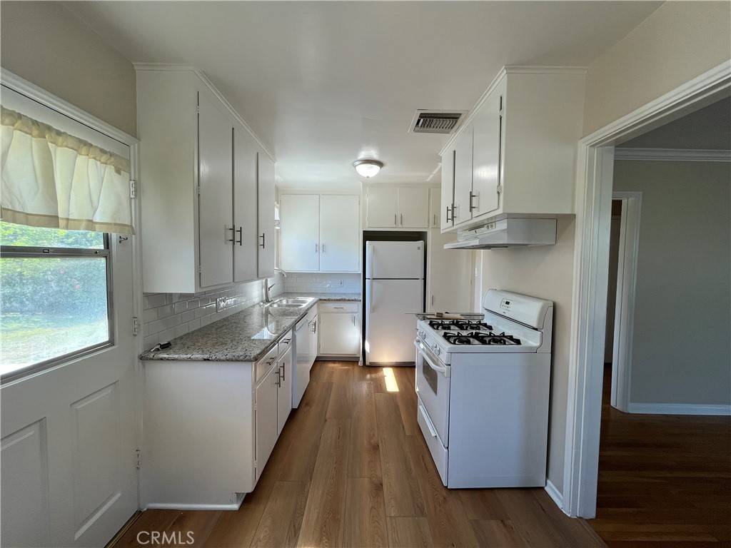 Sherman Oaks, CA 91423,4526 Calhoun AVE