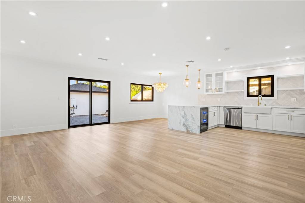 Granada Hills, CA 91344,16243 Chatsworth ST
