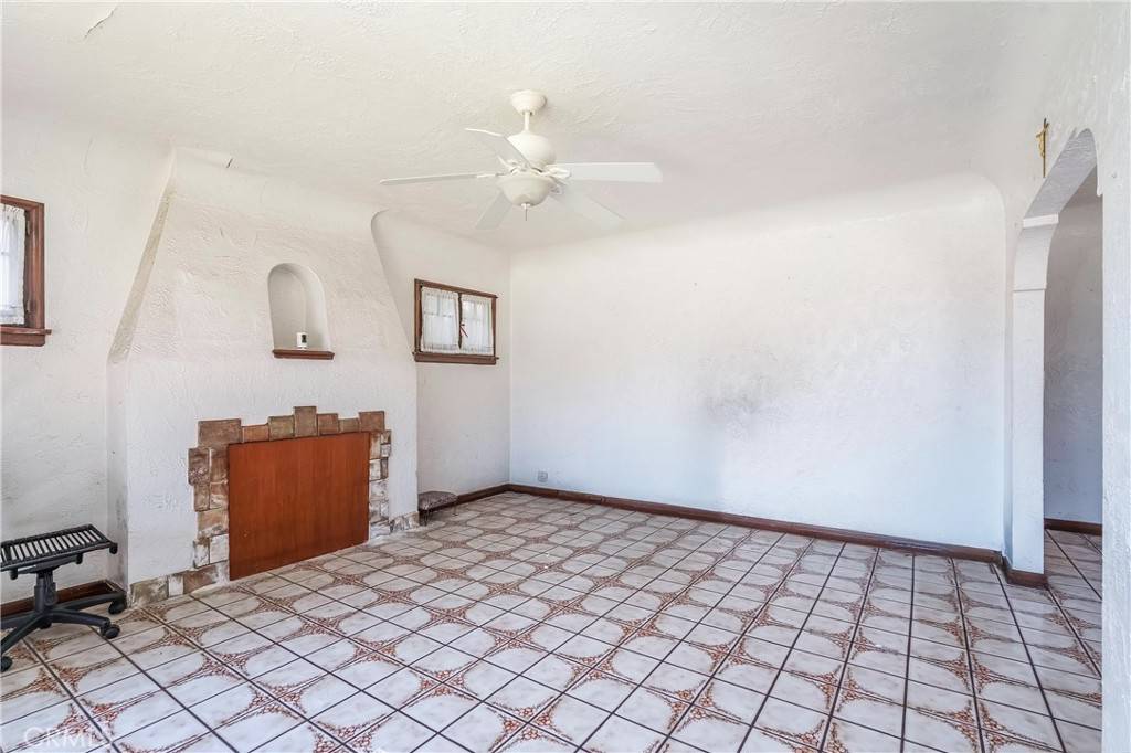 Walnut Park, CA 90255,2439 California ST