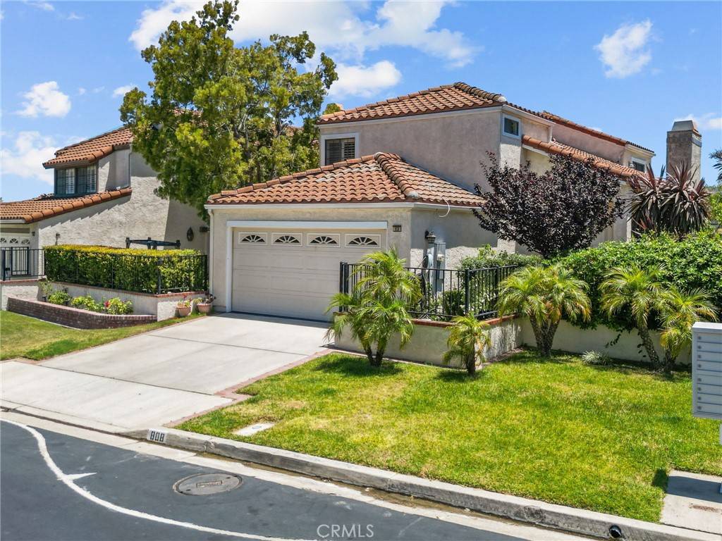 Simi Valley, CA 93065,808 Links View DR