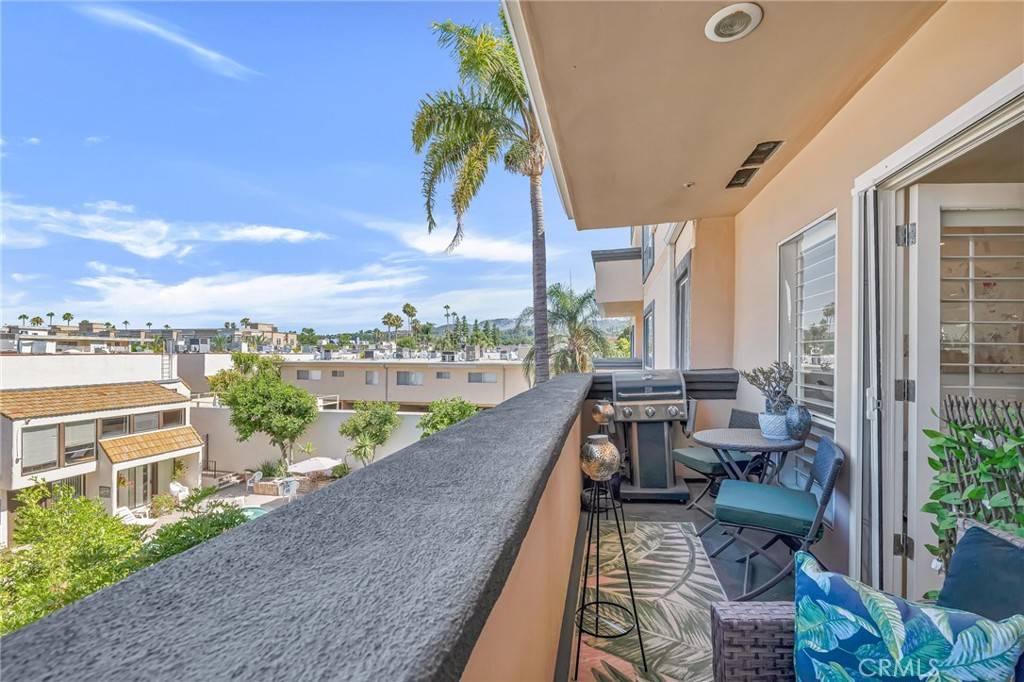 Encino, CA 91316,5224 Zelzah AVE #208