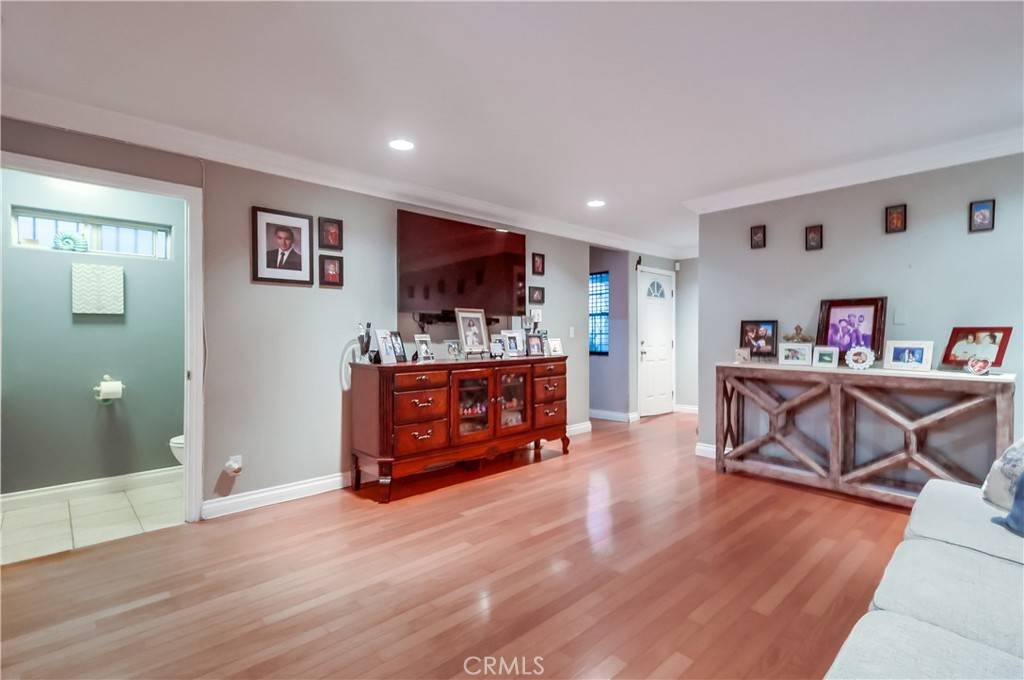 Lynwood, CA 90262,2975 Fernwood AVE