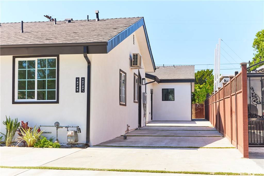 Van Nuys, CA 91405,14745 Bassett ST